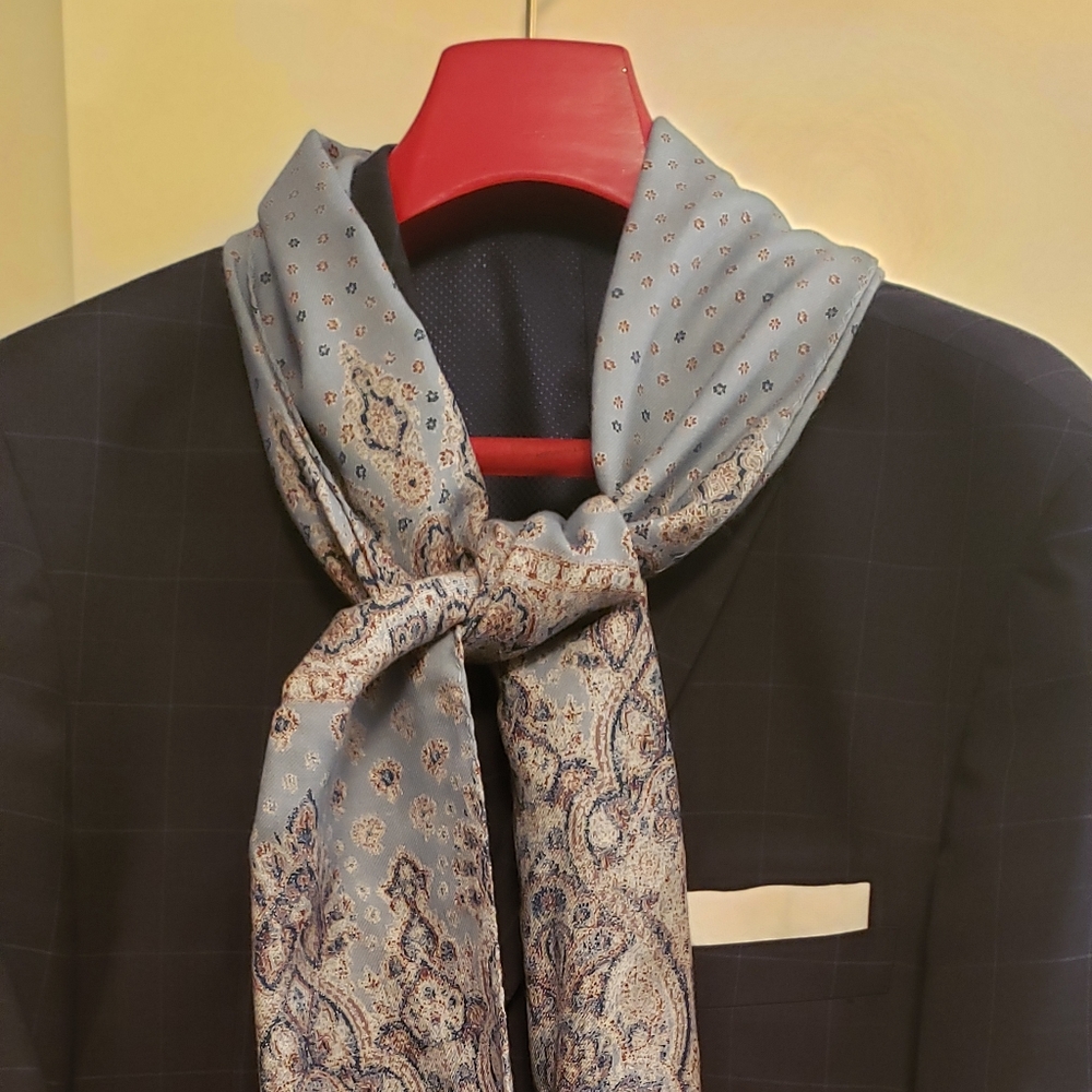 Jos. A. Bank men's scarf - Picture 10 of 10